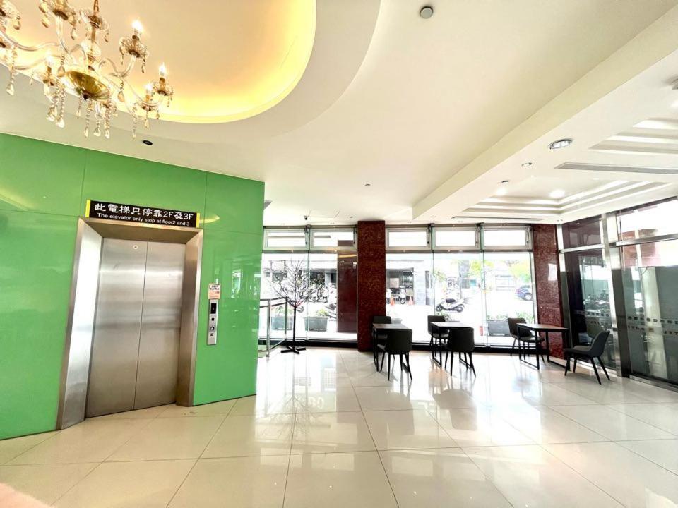 Lan Yin Tie Dao Hotel Tainan Exteriör bild