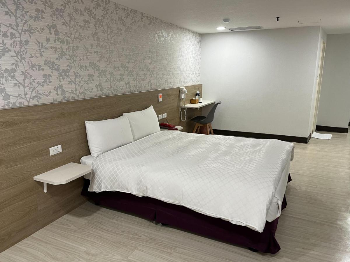 Lan Yin Tie Dao Hotel Tainan Exteriör bild
