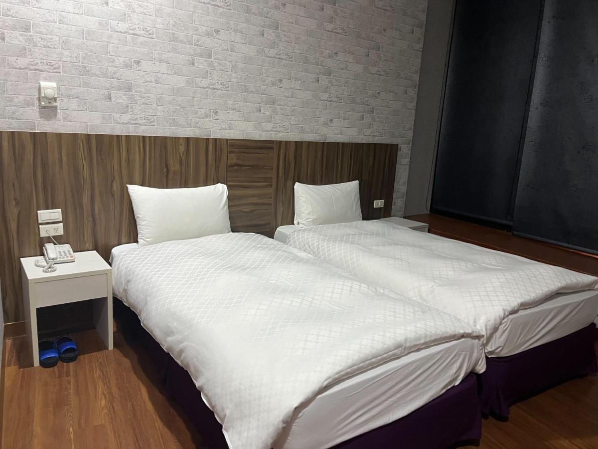 Lan Yin Tie Dao Hotel Tainan Exteriör bild