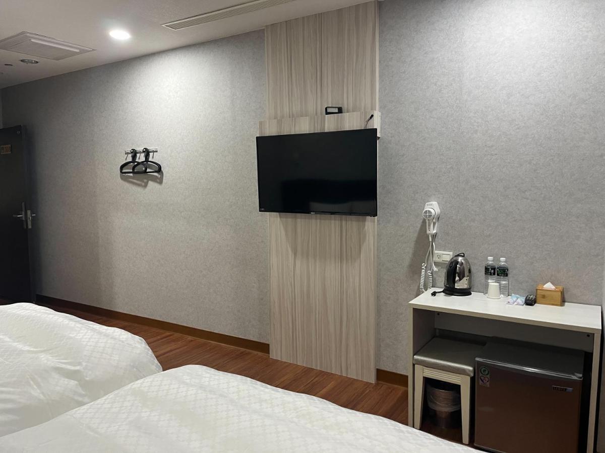 Lan Yin Tie Dao Hotel Tainan Exteriör bild