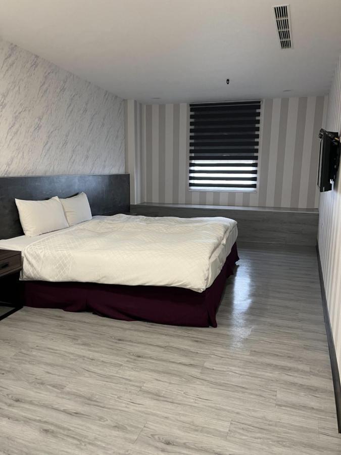 Lan Yin Tie Dao Hotel Tainan Exteriör bild