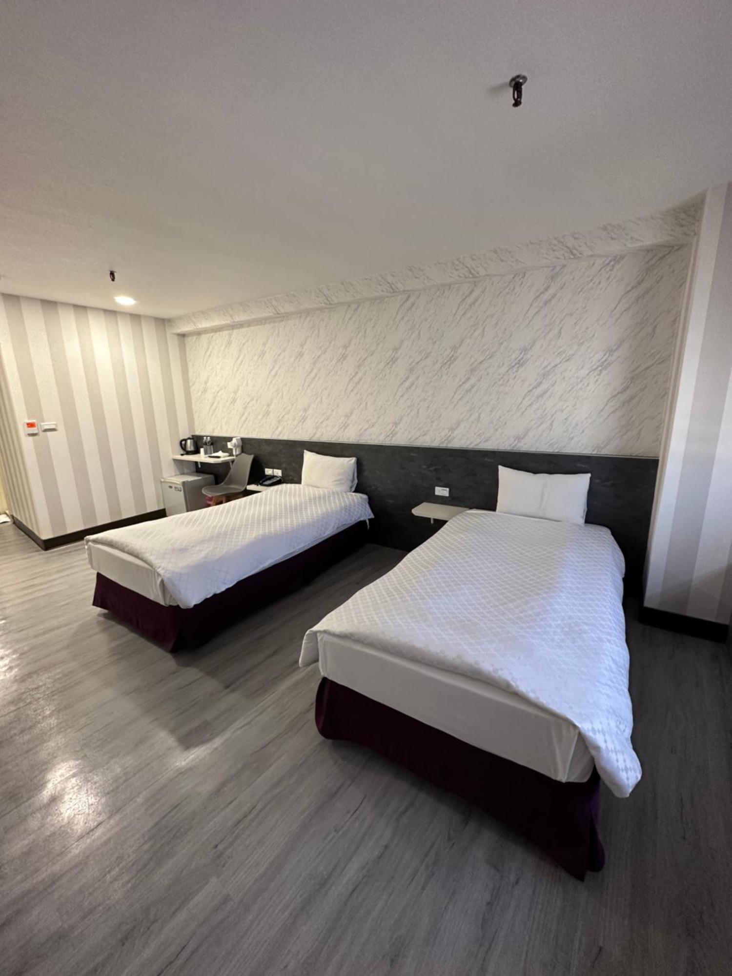 Lan Yin Tie Dao Hotel Tainan Exteriör bild