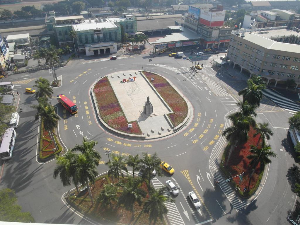 Lan Yin Tie Dao Hotel Tainan Exteriör bild