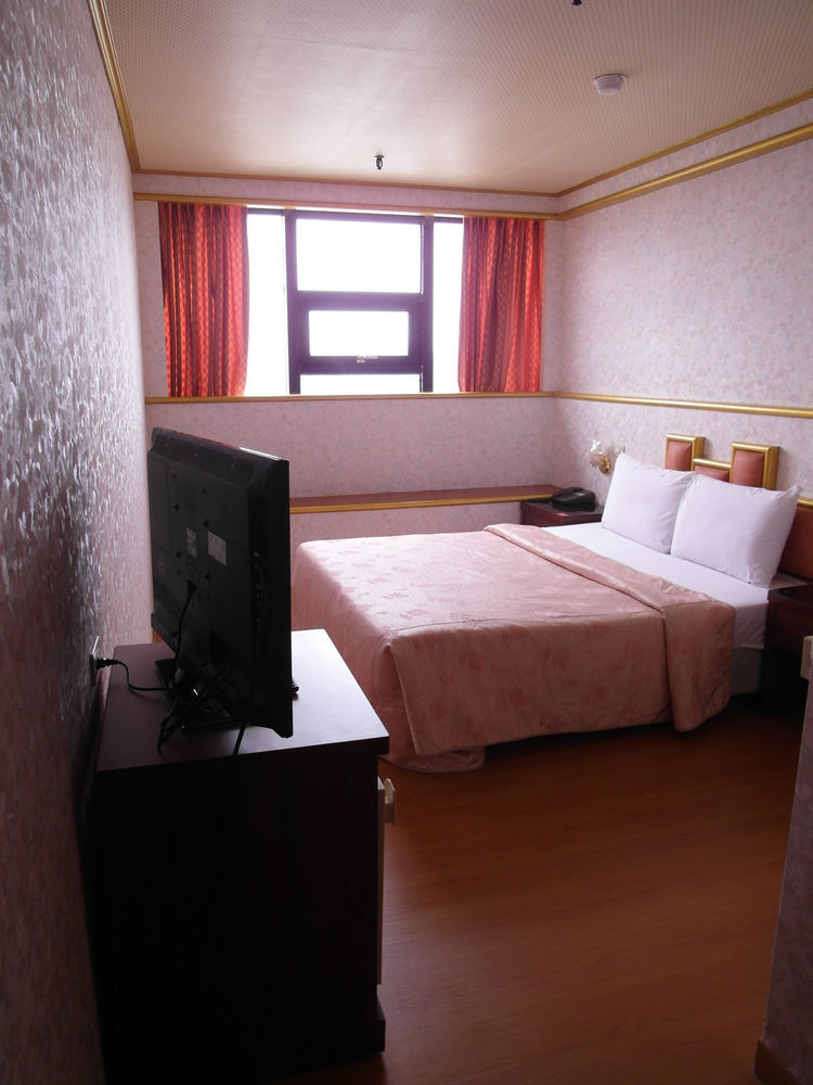 Lan Yin Tie Dao Hotel Tainan Exteriör bild